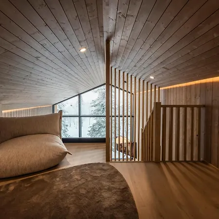 Aurora Collection サーリセルカ